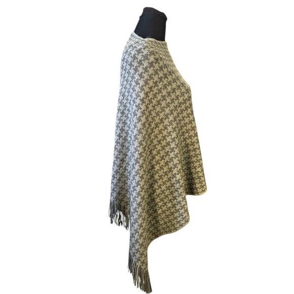 Gray Houndstooth Fringe Hem Poncho Cape One Size - Picture 2 of 5